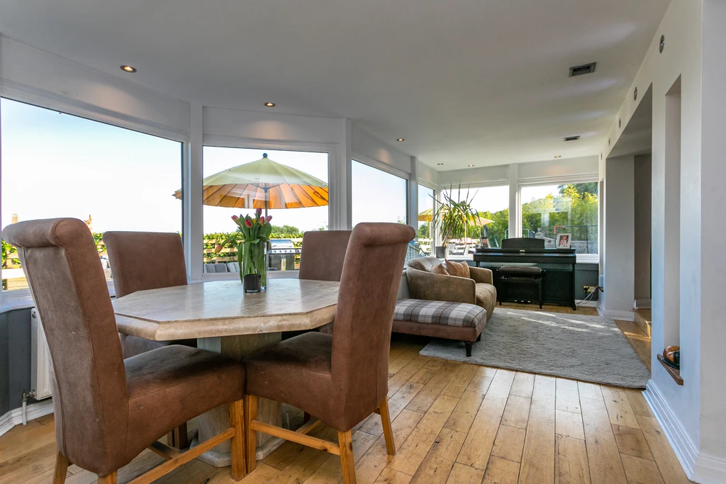 Garden Room Dining